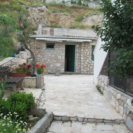 Apartment Alaburic *