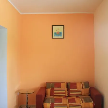 Alaburic Apartment *